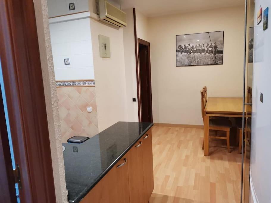 Offer Economic Apartment Barcelona — Photos 1